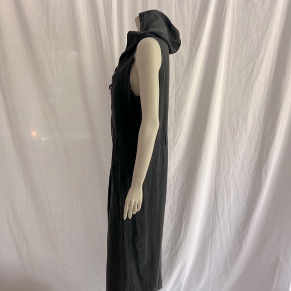 Unique 4-season statement piecee by designer Lurdes Bergada - Picture 4 of 9